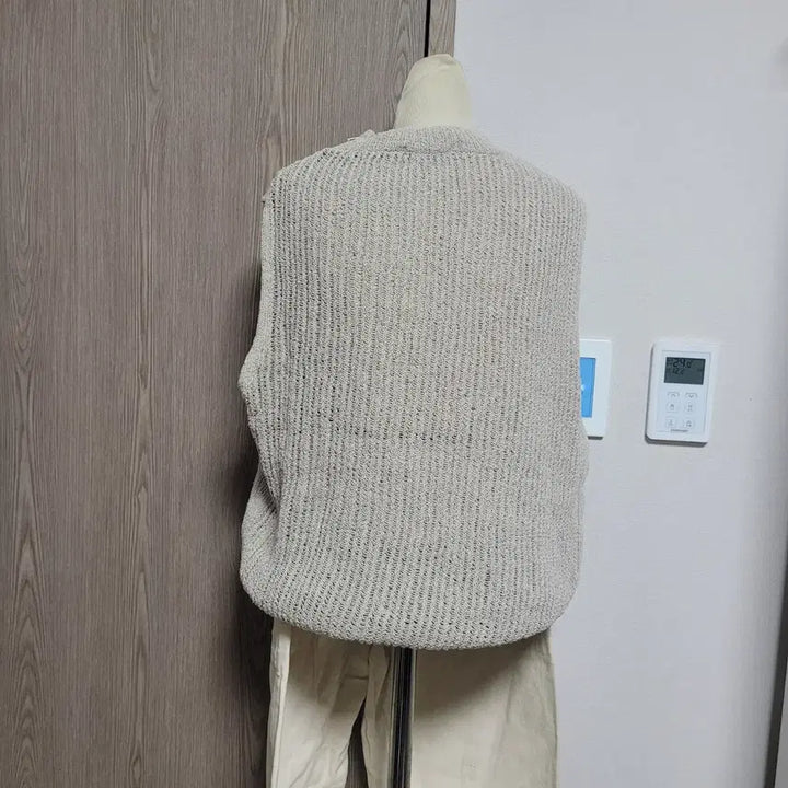 [BUNJANG] Artifactcs Beige Knit Vest / 아트이프액츠 미사용품 베이지색 니트 조끼