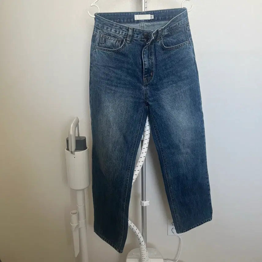 [BUNJANG] Low Classic Slim Straight Denim Jeans / 로우클래식 슬림 스트레이트 데님 블루 s