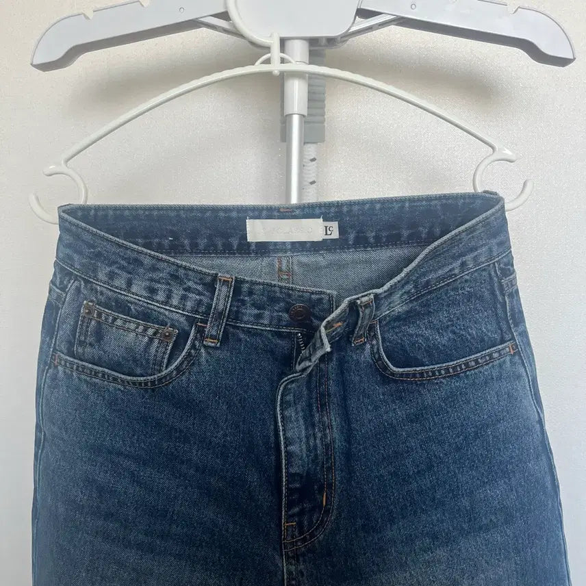 [BUNJANG] Low Classic Slim Straight Denim Jeans / 로우클래식 슬림 스트레이트 데님 블루 s
