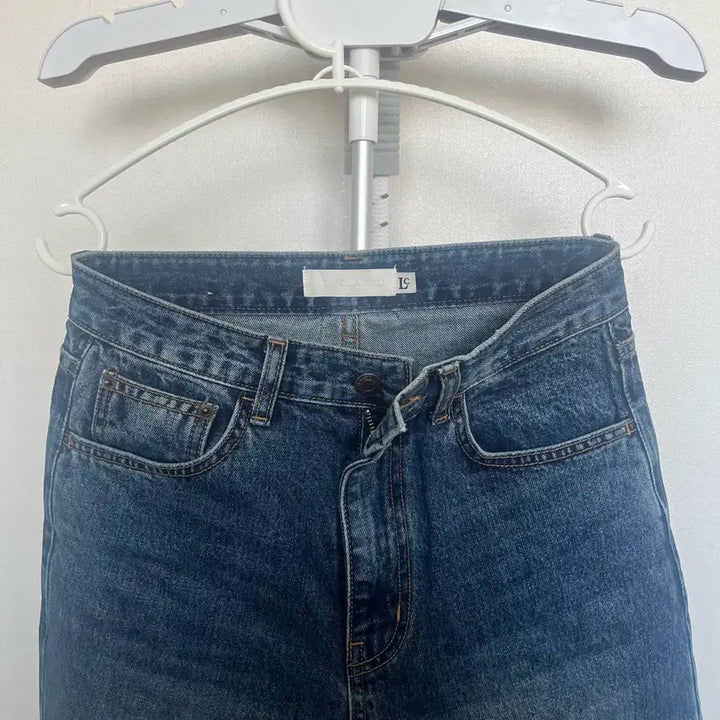 [BUNJANG] Low Classic Slim Straight Denim Jeans / 로우클래식 슬림 스트레이트 데님 블루 s