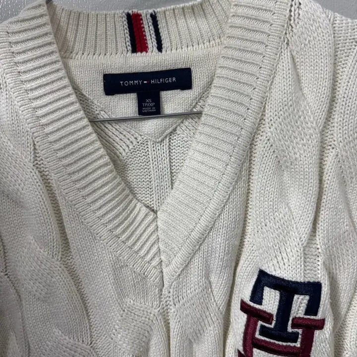 [BUNJANG] Tommy Hilfiger 105 Cable Knit V-Neck Sweater / 타미 힐피거 105 꽈베기 브이넥 케이블 오버핏
