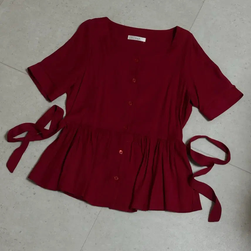 [BUNJANG] Red Ribbon Detail Short Sleeve Blouse / 빨간색 리본 반팔 블라우스