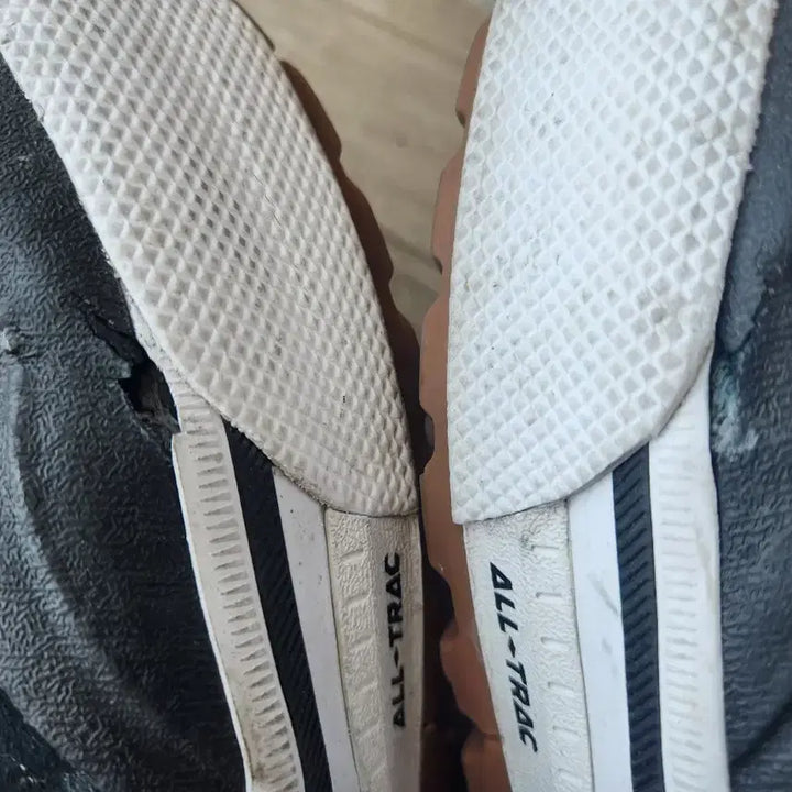 [BUNJANG] Vans MTE Half Cab Gore-Tex Black Sneakers / 반스 MTE 하프 캡 고어텍스 블랙 (280)