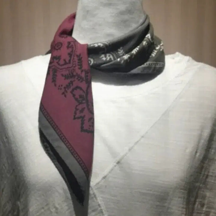 [BUNJANG] Patterned Silk Scarf / 패턴 스카프 (새상품)