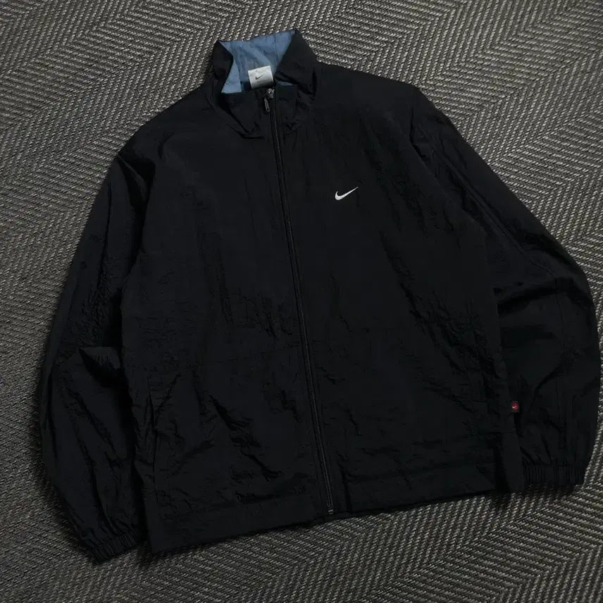 [SOLD OUT] 나이키 스우시로고 경량 나일론 바람막이y 4695