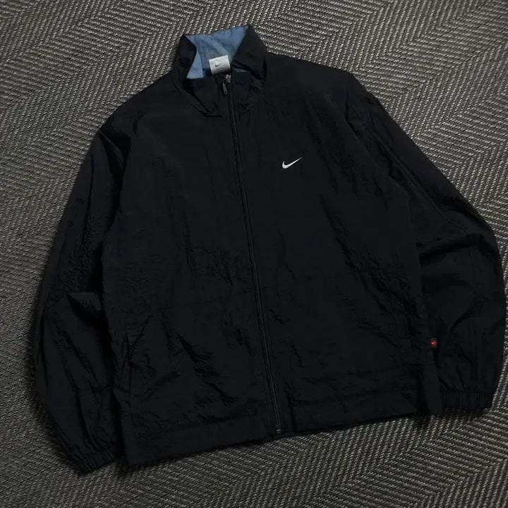 [SOLD OUT] 나이키 스우시로고 경량 나일론 바람막이y 4695