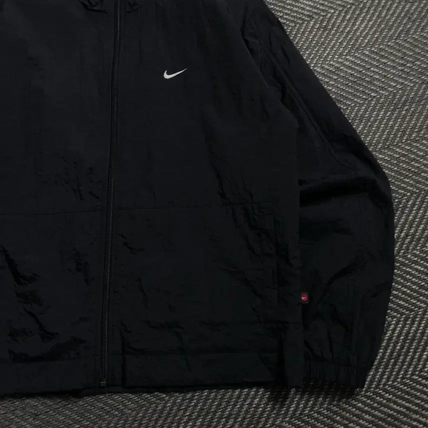 [SOLD OUT] 나이키 스우시로고 경량 나일론 바람막이y 4695