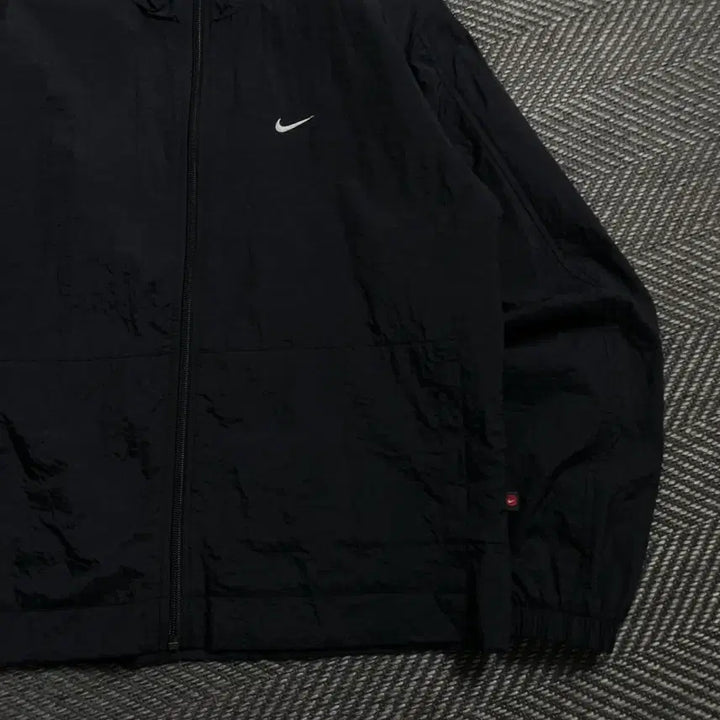 [SOLD OUT] 나이키 스우시로고 경량 나일론 바람막이y 4695