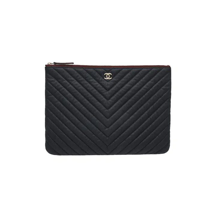 [BUNJANG] Chanel Chevron Clutch New Medium / 샤넬 쉐브론 클러치 뉴미디엄