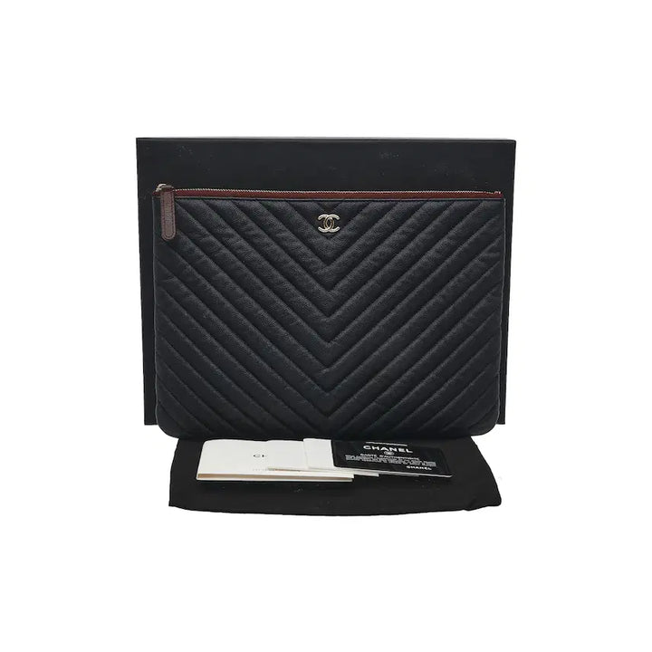 [BUNJANG] Chanel Chevron Clutch New Medium / 샤넬 쉐브론 클러치 뉴미디엄