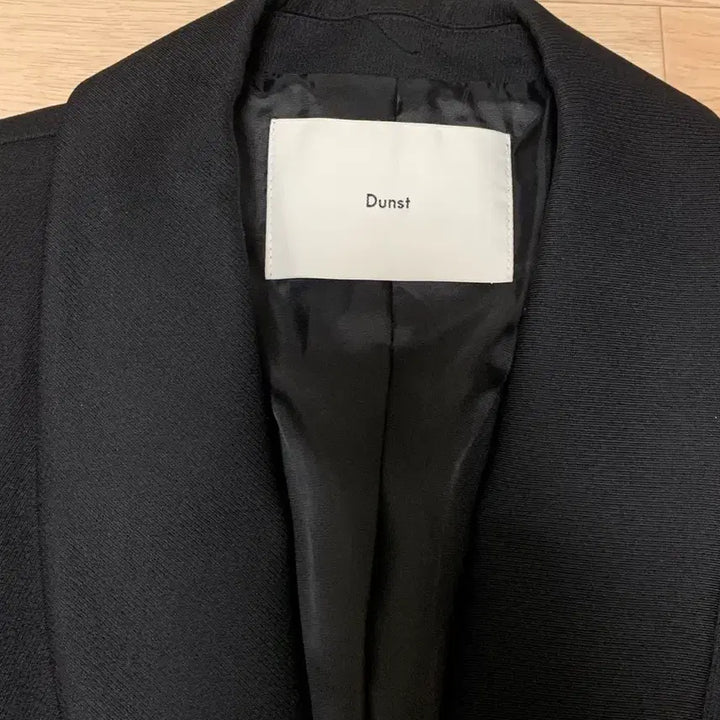 [BUNJANG] Dunst Wool Shoulder Collar Blazer / 던스트 숄카라 울 블레이저