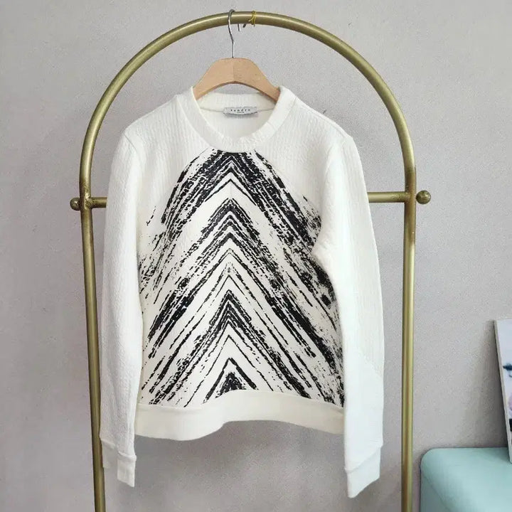 [BUNJANG] Sandro White Printed Sweatshirt / 산드로 화이트 프린팅 맨투맨 티셔츠