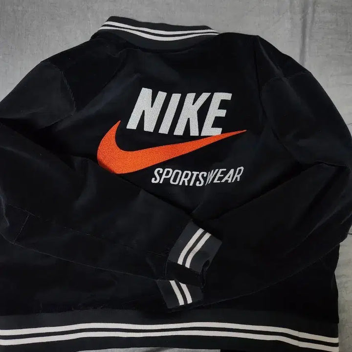 [BUNJANG] Nike SB Corduroy Varsity Jacket (L) / 나이키 sb 코듀로이 바시티자켓 L