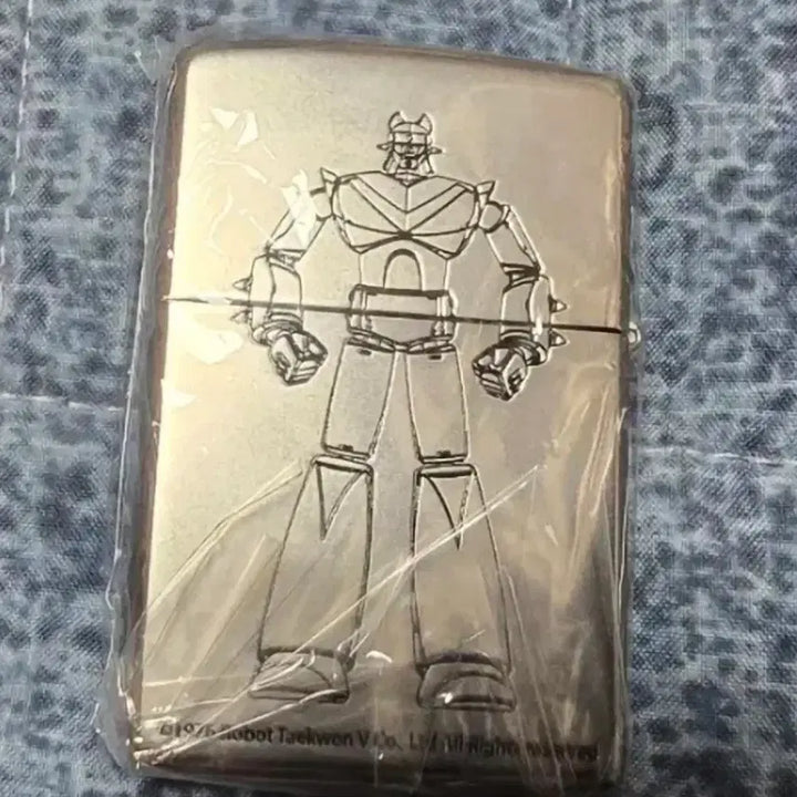 [BUNJANG] Taekwon V 40th Anniversary Zippo Lighter and Silver Coin / 태권브이 40주년기념 지포라이터와 은주화