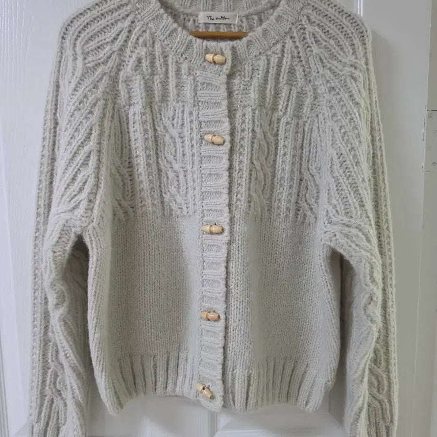 [BUNJANG] De Meeten Duffle Cable Cardigan (Snow) / 더미튼 가디건 (스노우)