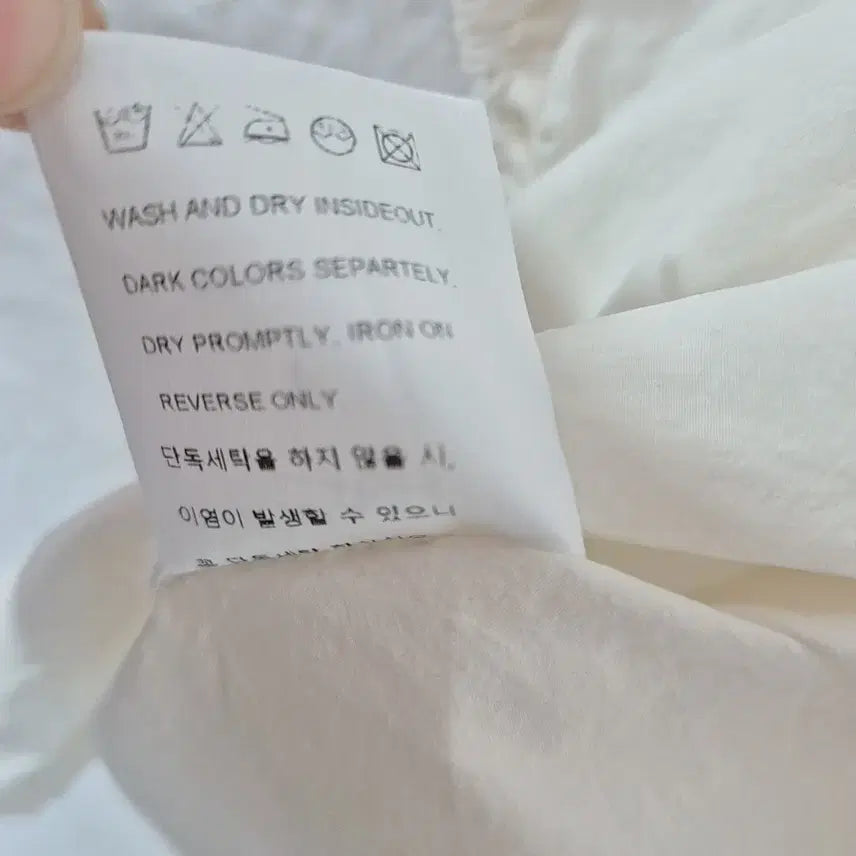 [SOLD OUT] 플랏 플랏츠 퍼프 뒷트임  블라우스