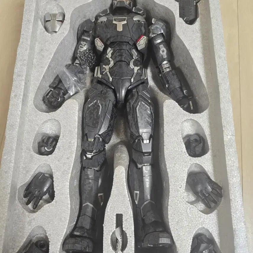 [BUNJANG] Diecast War Machine Mark 4 Figure / 다이캐스트 워 머신 마크 4 피규어