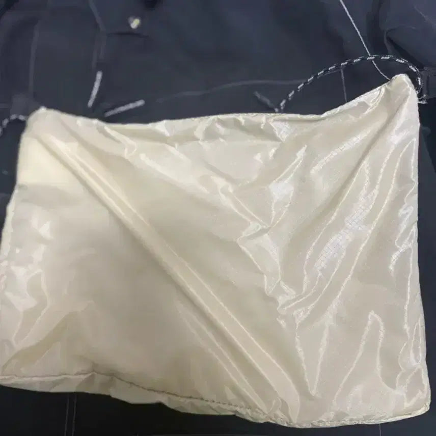 [BUNJANG] And Wander Sacoche Crossbody Bag Ivory / 앤드원더 실 사코슈 크로스백 아이보리,앤드원더가방,앤드원더크로스