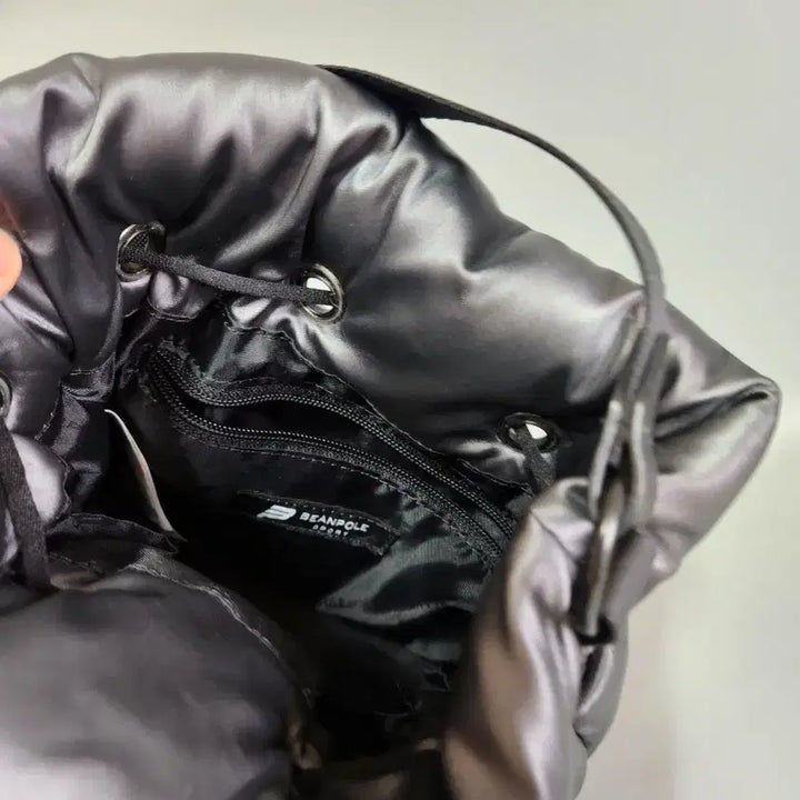 [BUNJANG] Beanpole Padded Bucket Bag / 빈폴 패딩버킷백