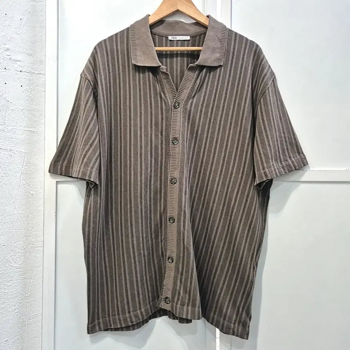 [SOLD OUT] 자라 니트 카라 반팔 셔츠 남성XL