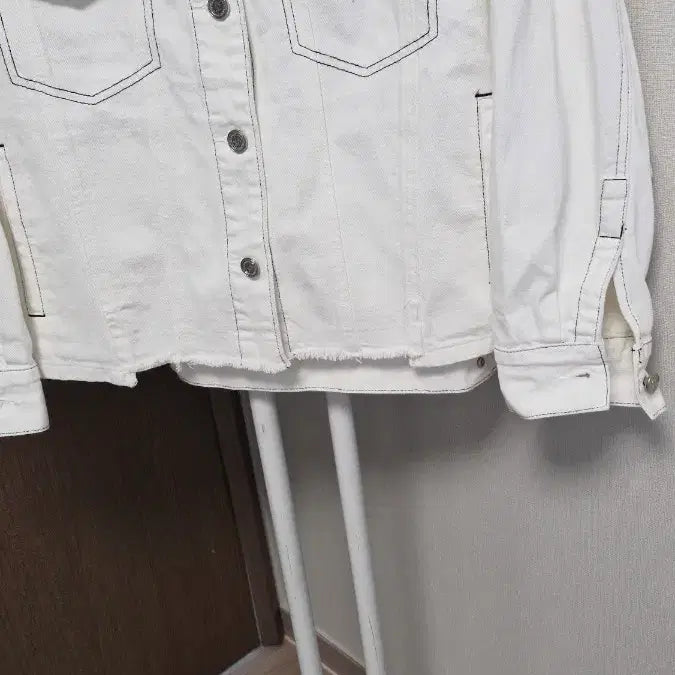 [BUNJANG] VOV White Denim Asymmetrical Jacket / VOV보브(66)화이트데님 언발쟈켓