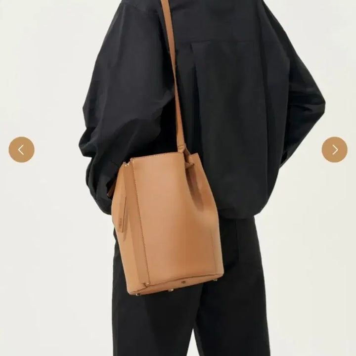 [BUNJANG] Decke Half Bag Camel / 덱케 하프백 카멜