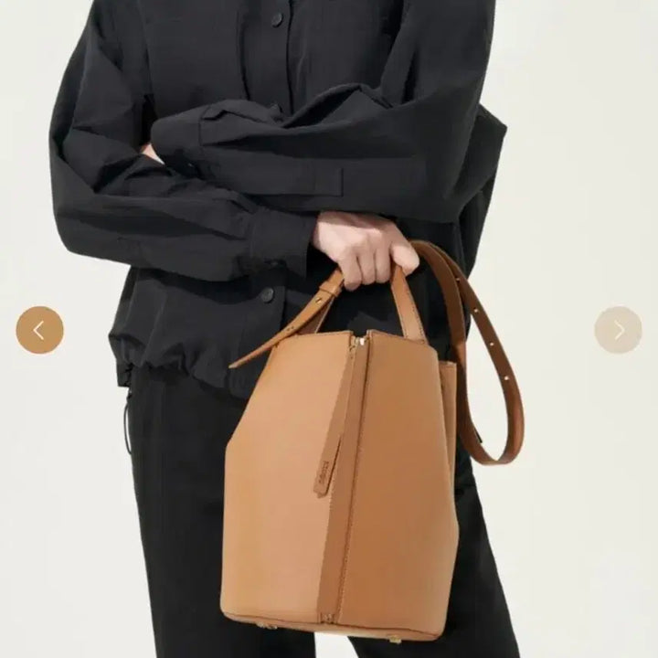 [BUNJANG] Decke Half Bag Camel / 덱케 하프백 카멜