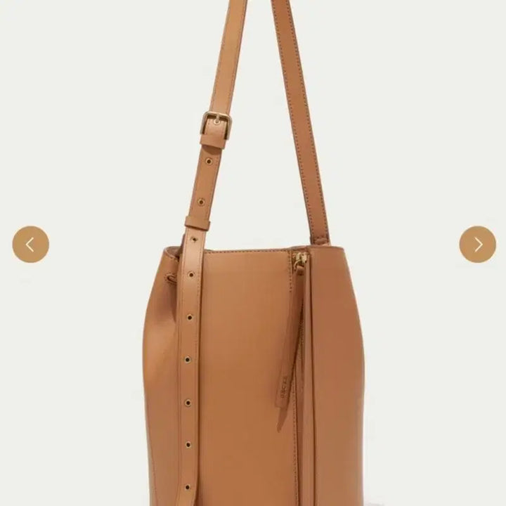 [BUNJANG] Decke Half Bag Camel / 덱케 하프백 카멜