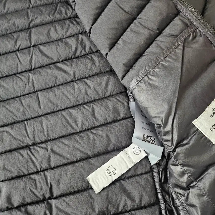 [BUNJANG] Stone Island Hooded Padded Jacket Black / 스톤아일랜드 후드 패딩 블랙