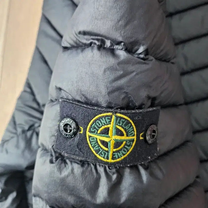 [BUNJANG] Stone Island Hooded Padded Jacket Black / 스톤아일랜드 후드 패딩 블랙