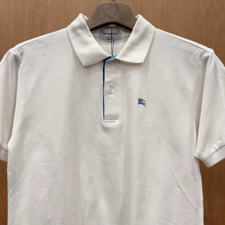 [BUNJANG] Burberry Brit Embroidered Logo Regular Fit Polo Shirt / 버버리 브릿 자수 로고 카라 반팔 피케 티셔츠 레귤러핏 화이트