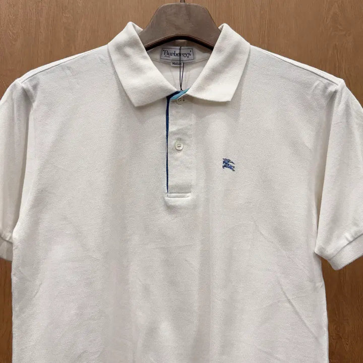 [BUNJANG] Burberry Brit Embroidered Logo Regular Fit Polo Shirt / 버버리 브릿 자수 로고 카라 반팔 피케 티셔츠 레귤러핏 화이트