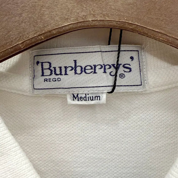 [BUNJANG] Burberry Brit Embroidered Logo Regular Fit Polo Shirt / 버버리 브릿 자수 로고 카라 반팔 피케 티셔츠 레귤러핏 화이트
