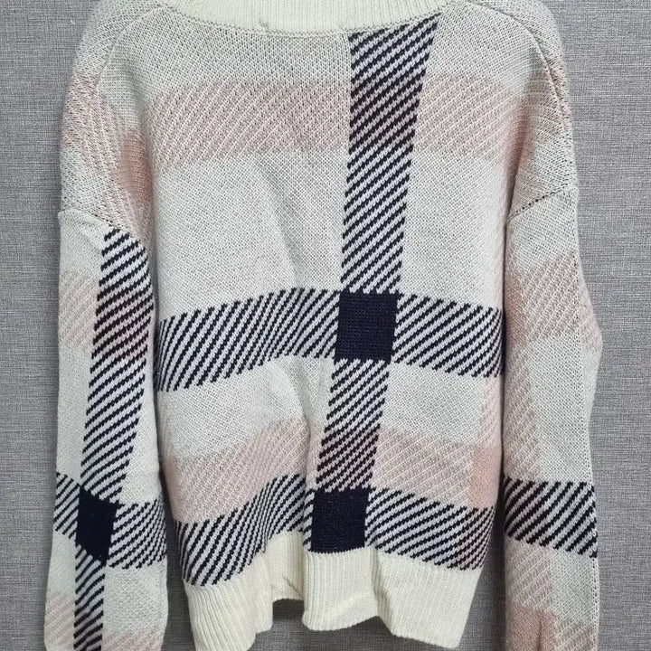 [BUNJANG] Alte Check Pattern V-Neck Knit Sweater / alte 브이넥 체크 패턴 니트66~77