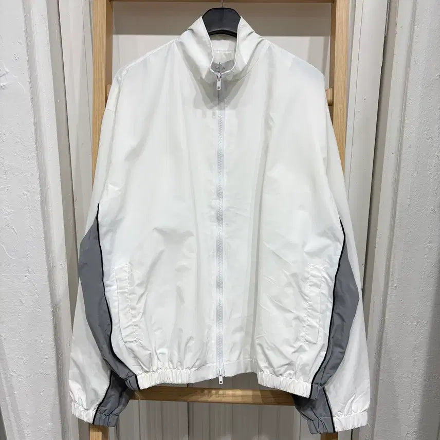 [BUNJANG] Windbreaker Jacket / [새상품] 바람막이 자켓