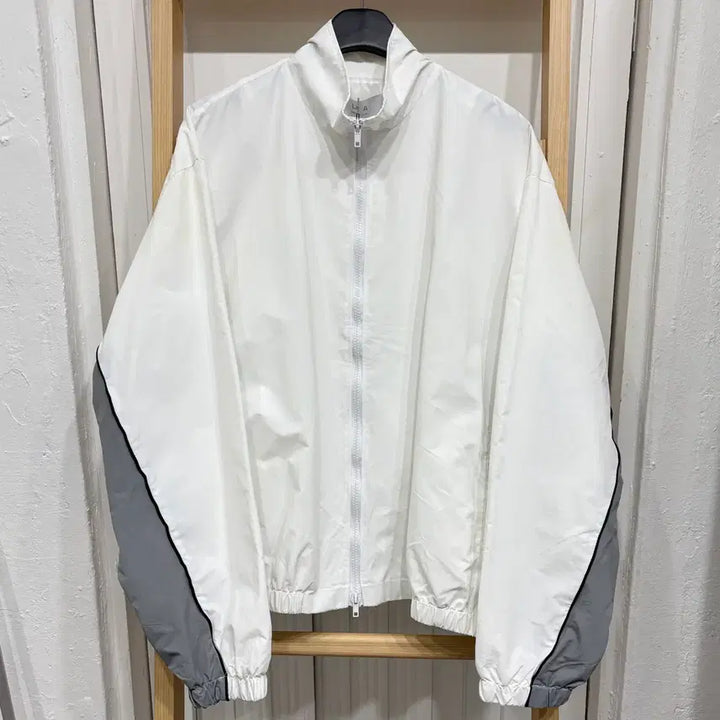 [BUNJANG] Windbreaker Jacket / [새상품] 바람막이 자켓