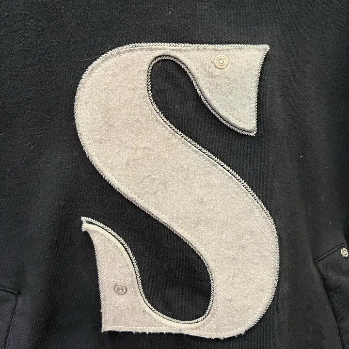 [BUNJANG] Setter Rivet Applique Pocket Logo Hoodie / 세터 리벳 아플리케 포켓 로고 후드티 