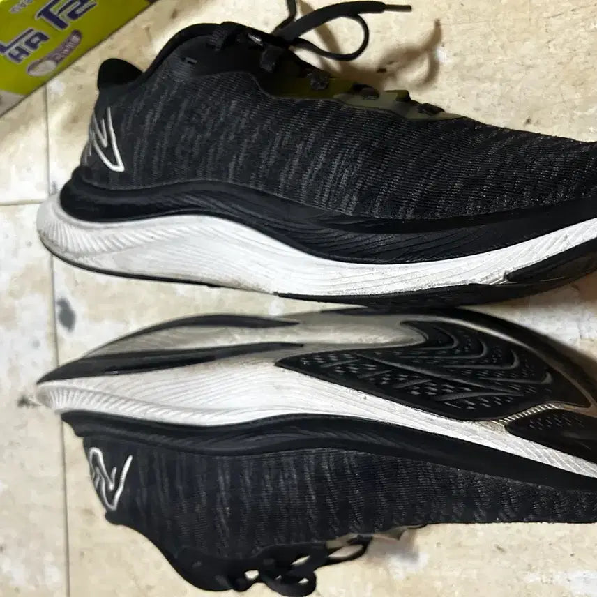 [BUNJANG] New Balance FuelCell Propel V4 Running Shoes / 뉴발란스 퓨어셀 프로펠 V4 블랙 255mm 런닝화