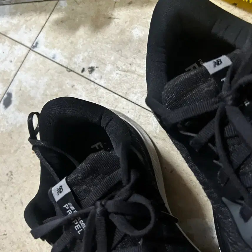 [BUNJANG] New Balance FuelCell Propel V4 Running Shoes / 뉴발란스 퓨어셀 프로펠 V4 블랙 255mm 런닝화