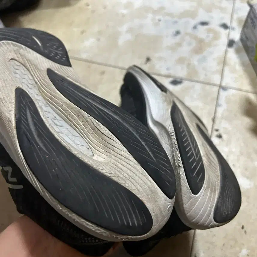 [BUNJANG] New Balance FuelCell Propel V4 Running Shoes / 뉴발란스 퓨어셀 프로펠 V4 블랙 255mm 런닝화