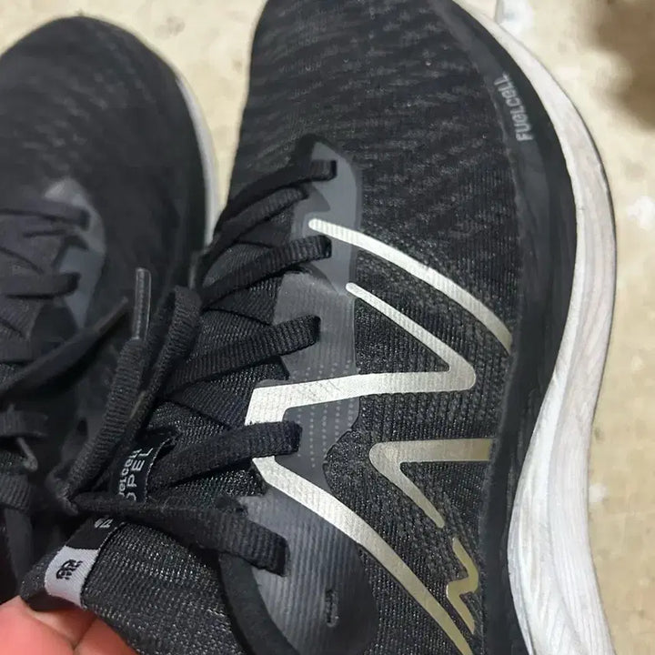 [BUNJANG] New Balance FuelCell Propel V4 Running Shoes / 뉴발란스 퓨어셀 프로펠 V4 블랙 255mm 런닝화