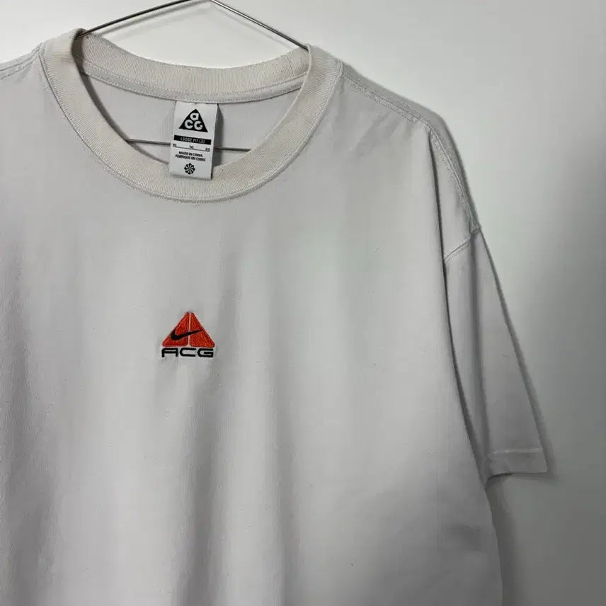 [SOLD OUT] 나이키 acg 로고 화이트 반팔 티셔츠