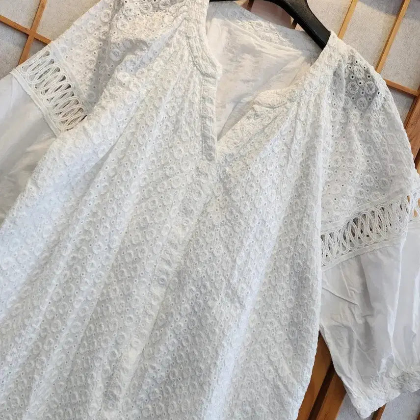 [SOLD OUT] 화이트 펀칭 자수 롱 원피스 프리