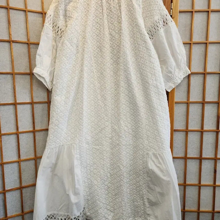 [SOLD OUT] 화이트 펀칭 자수 롱 원피스 프리