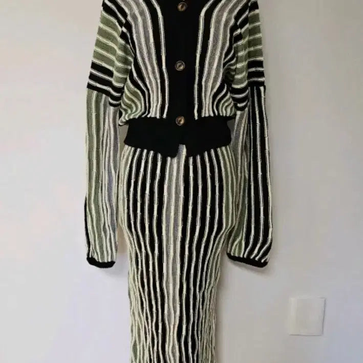 [BUNJANG] Striped Knit Two-Piece Set / 새상품))세트 스트라이프 니트 가디건 스커트