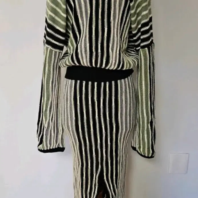 [BUNJANG] Striped Knit Two-Piece Set / 새상품))세트 스트라이프 니트 가디건 스커트