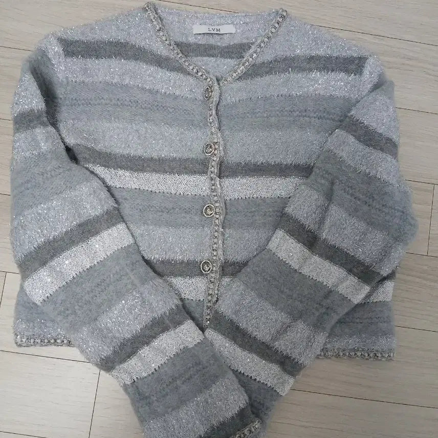 [SOLD OUT] 러브민 뮤즈 글리터 호리젠탈 가디건 1사이즈 샴페인루미에르