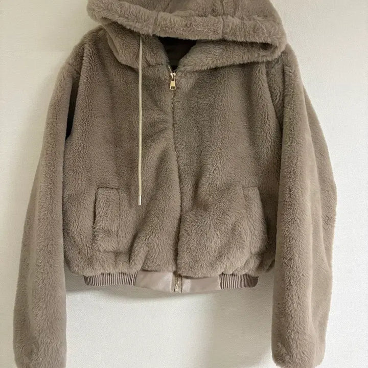 [BUNJANG] 8 Seconds Hooded Fur Jacket / 에잇세컨즈 후드 퍼 자켓