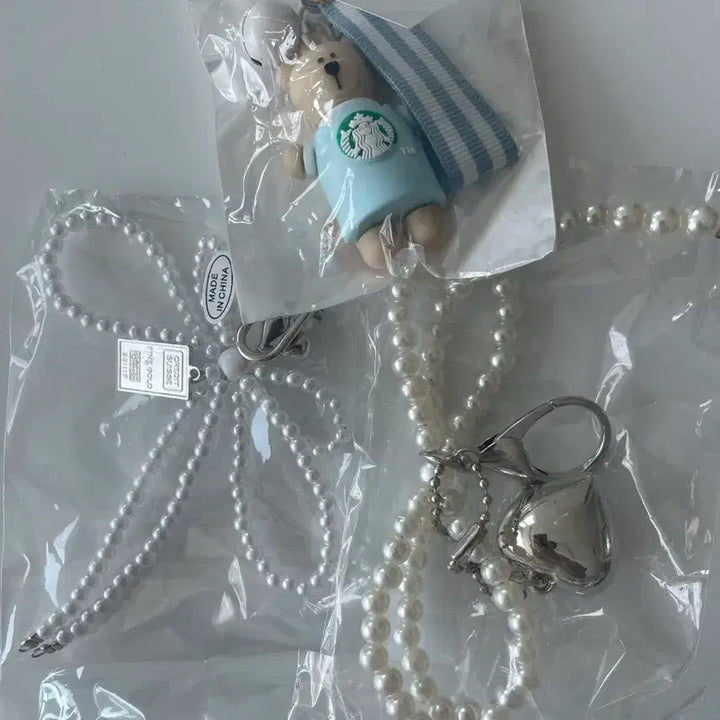 [BUNJANG] Starbucks Bearista &amp; Pearl Ribbon Keyring Set / 스타벅스 베어리스타 키링 + 진주 리본키링2 (새제품)