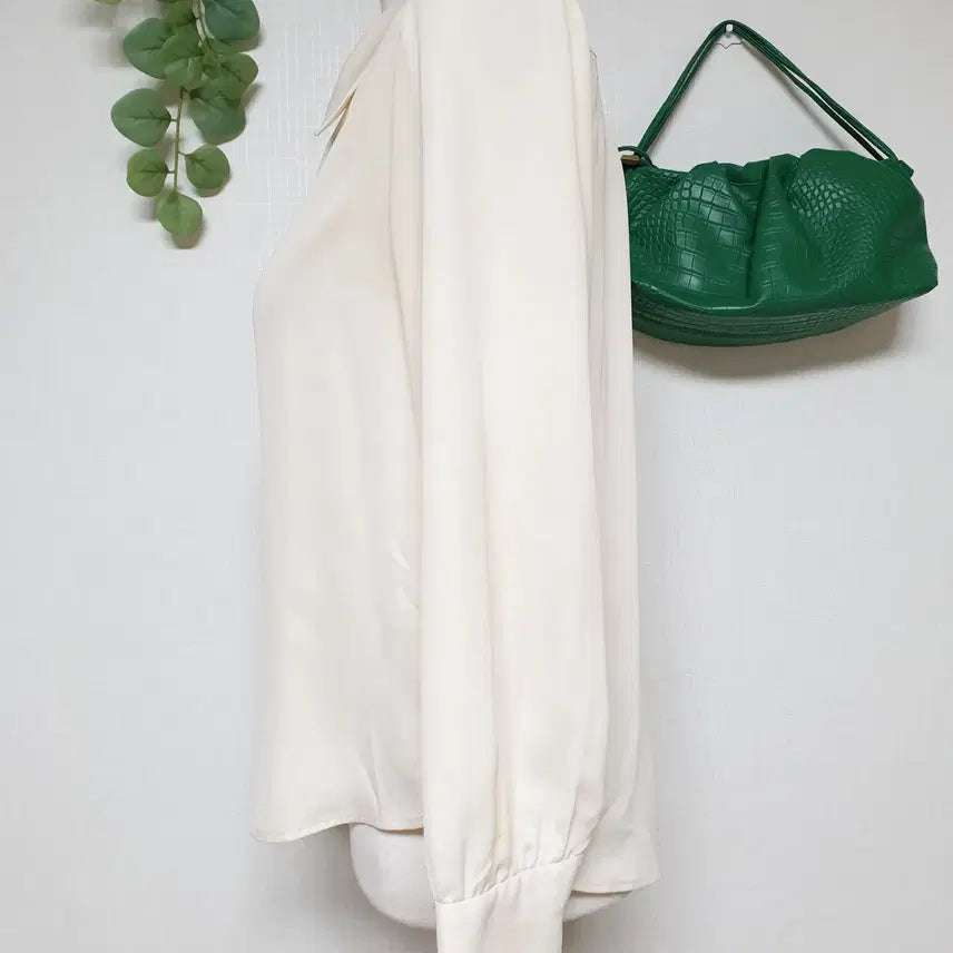 [BUNJANG] Kenneth Lady Collar Blouse Ivory / 케네스레이디 카라블라우스 55 아이보리